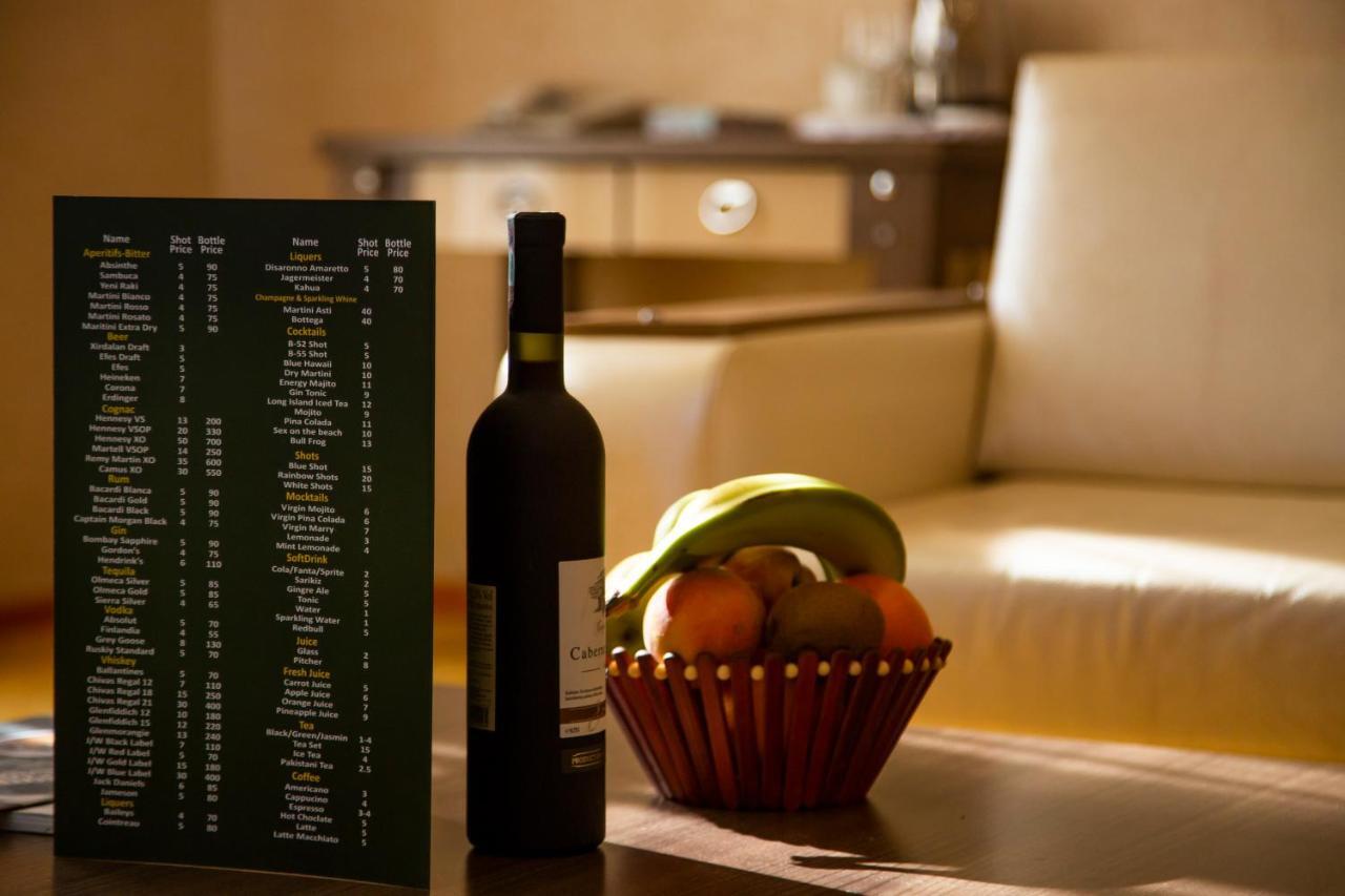 באקו Astola Hotel מראה חיצוני תמונה
