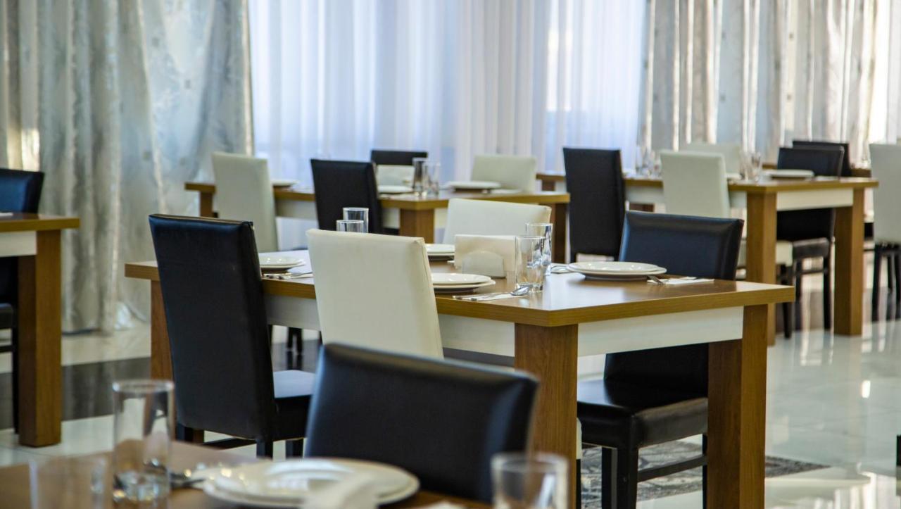 באקו Astola Hotel מראה חיצוני תמונה