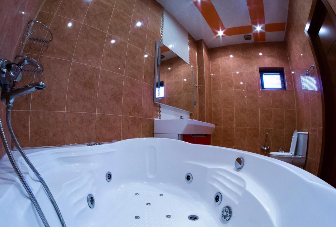 באקו Astola Hotel מראה חיצוני תמונה