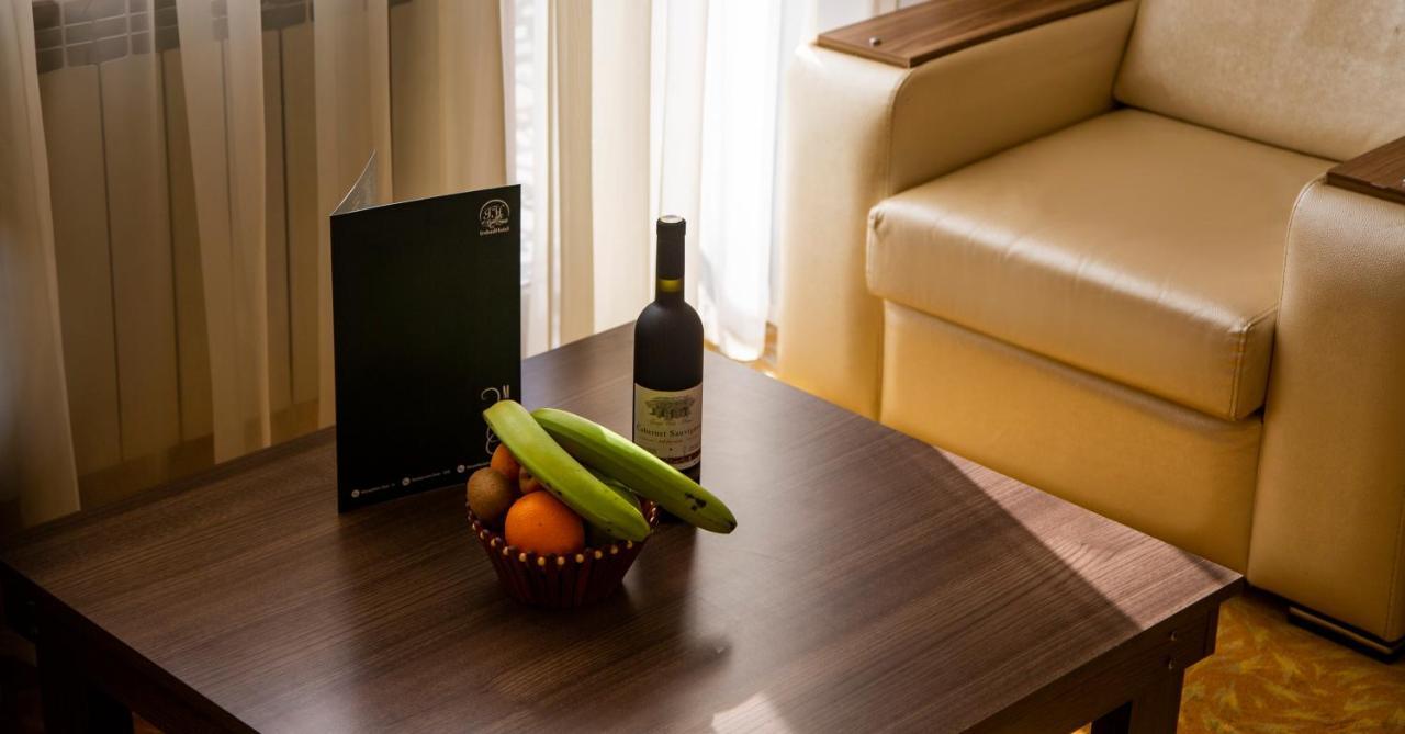באקו Astola Hotel מראה חיצוני תמונה