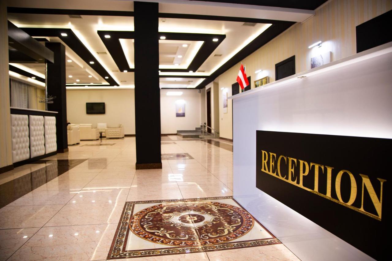 באקו Astola Hotel מראה חיצוני תמונה