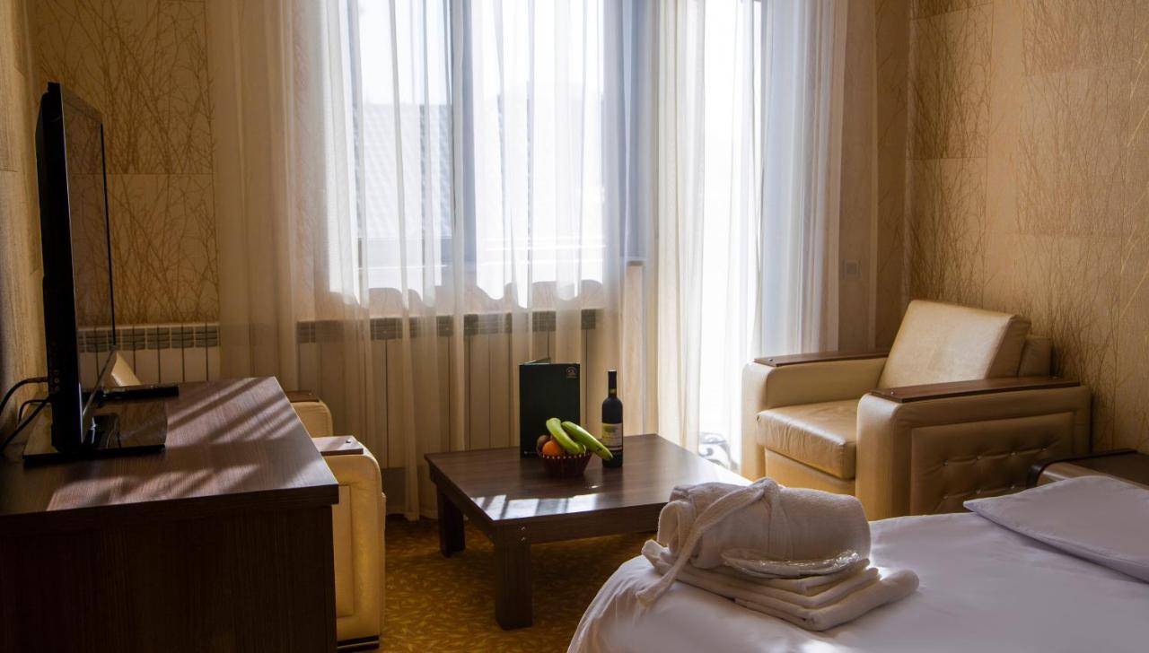 באקו Astola Hotel מראה חיצוני תמונה