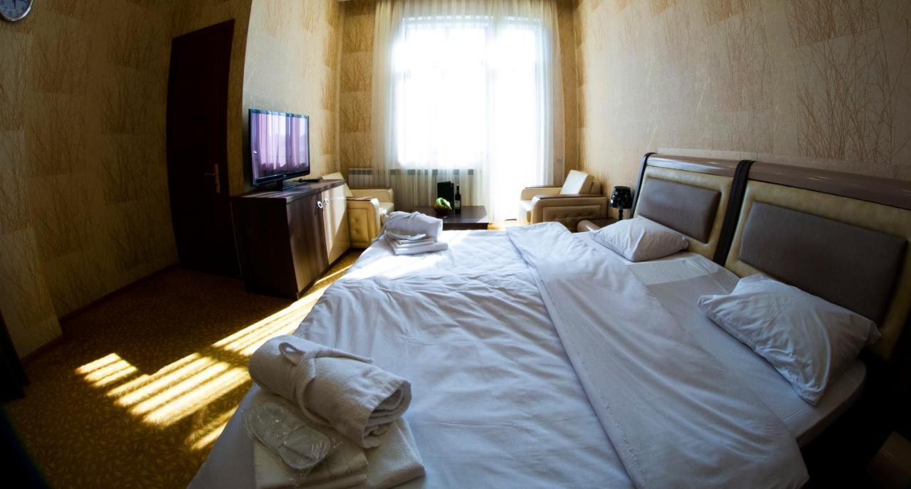 באקו Astola Hotel מראה חיצוני תמונה